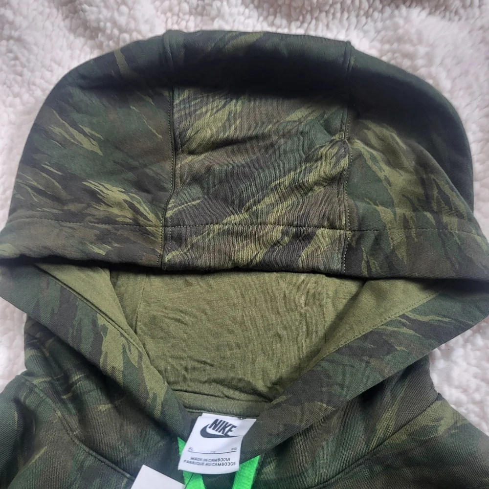 NWT Men's Camo Nike Hoodie.  XL - Picture 5 of 10